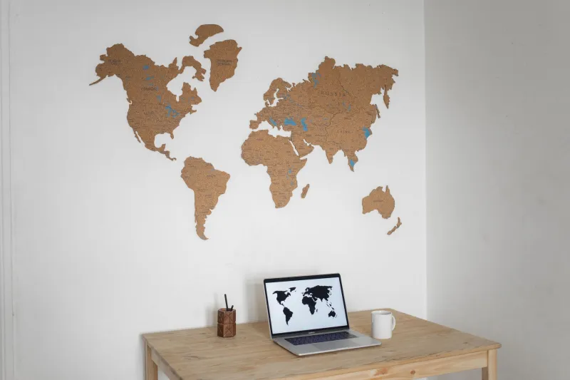Just You and the World: Why Americans Are Ditching Group Virtual Tours for Solo Digital Wandering